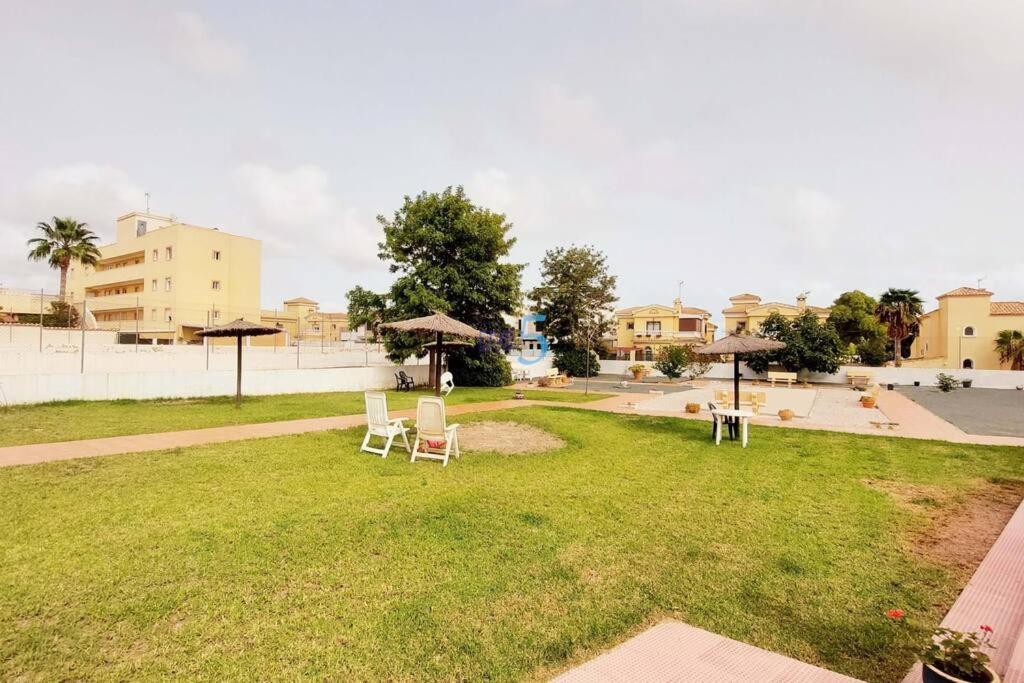 2 Bedroom House In Cabo Roig Orihuela Esterno foto