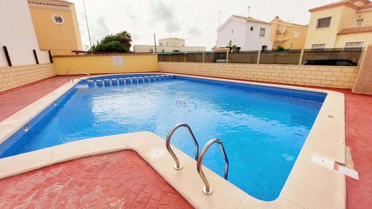 2 Bedroom House In Cabo Roig Orihuela Esterno foto